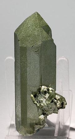 Quartz with Chlorite and Albite. Front