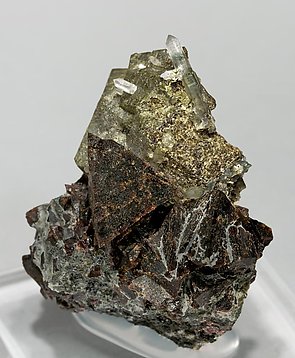 Genthelvite with Andradite. Side