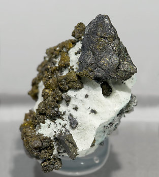 Villamanínite with Calcite. Front