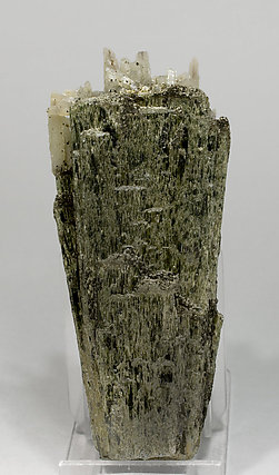 Hedenbergite with Quartz. Rear