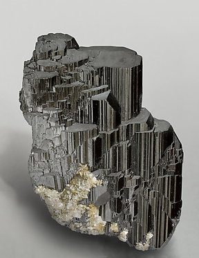 Ferberite with Muscovite.