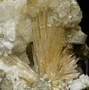 Aragonite with Calcite. 