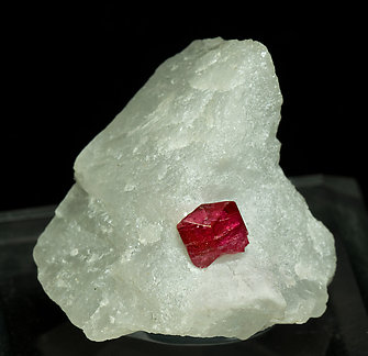 Twinned Spinel with Calcite.