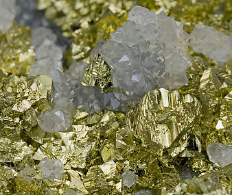 Chalcopyrite with Quartz. 