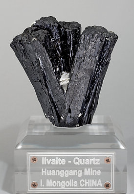 Ilvaite with Quartz and Calcite. Front