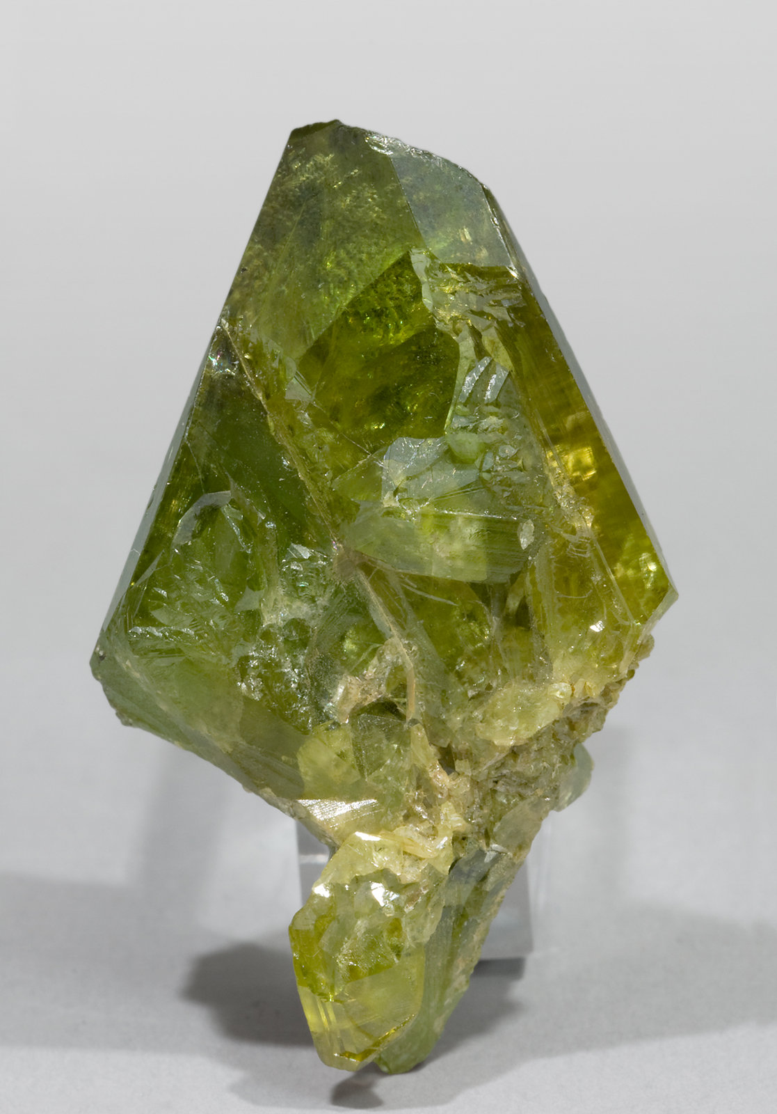 specimens/s_imagesW6/Titanite-RQ13W6f.jpg