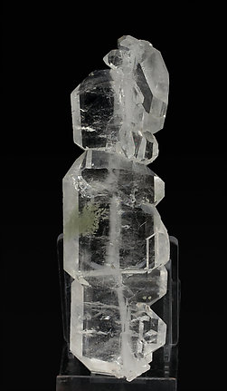 Doubly terminated faden Quartz with Chlorite inclusions. Front