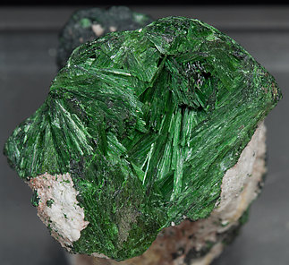 Szenicsite with Powellite. 