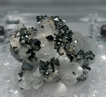 Jacobsite with Calcite and Andradite. 