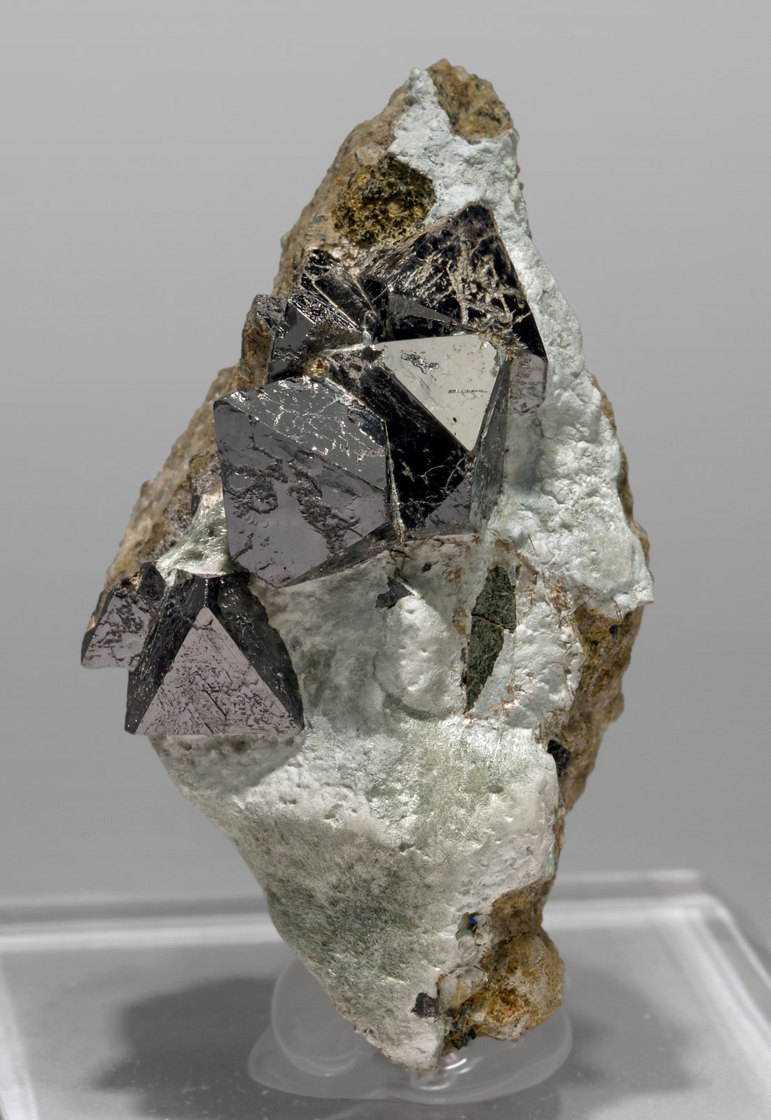 specimens/s_imagesX3/Magnetite-MQ11X3f.jpg