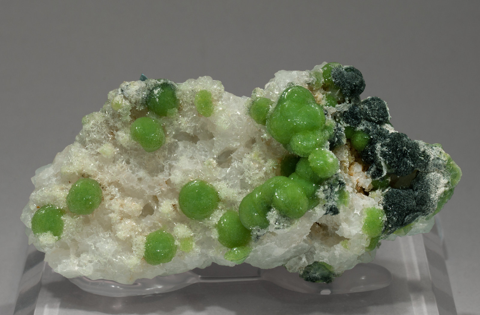 specimens/s_imagesX3/Wavellite-NB28X3f.jpg