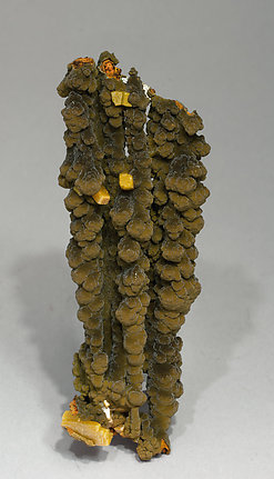 Wulfenite on Mottramite.