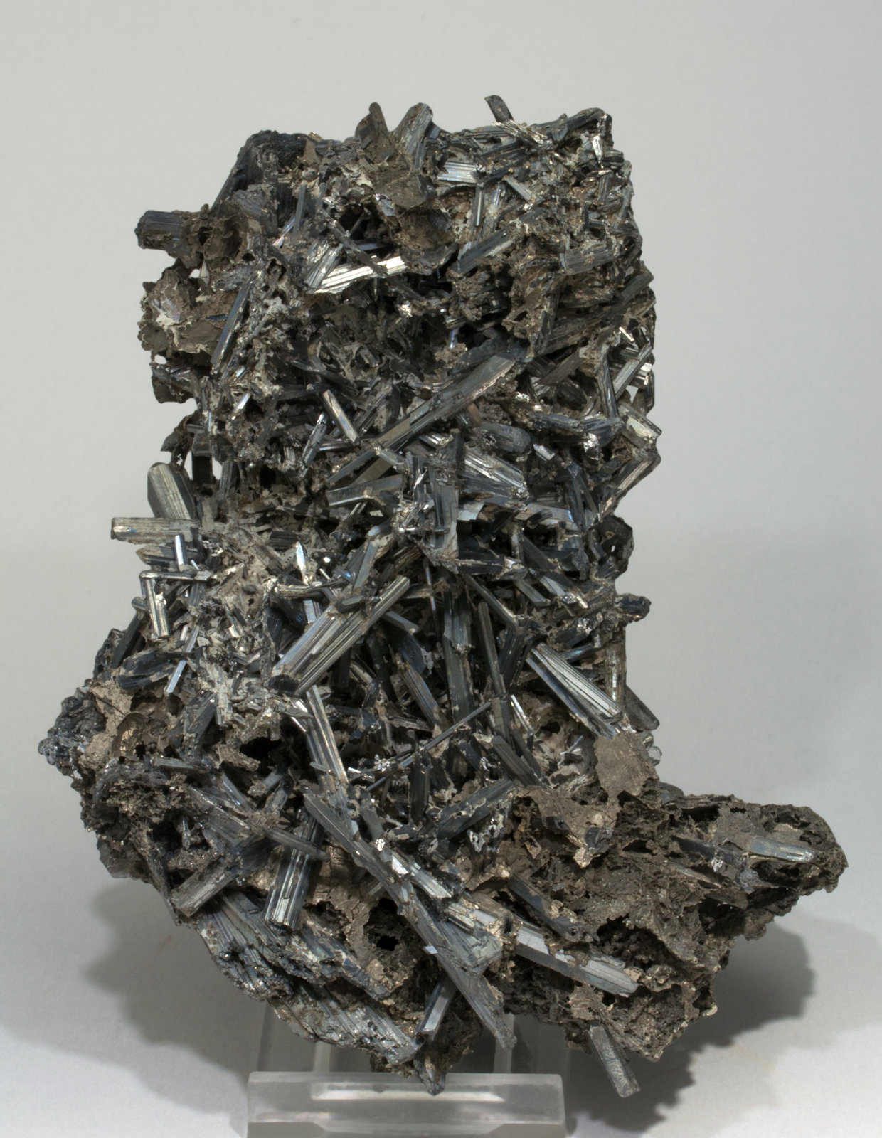 specimens/s_imagesX6/Bismutinite-MA93X6f.jpg