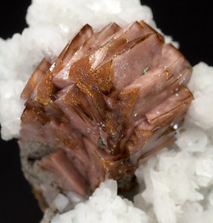 Helvine-Genthelvite on Calcite. 