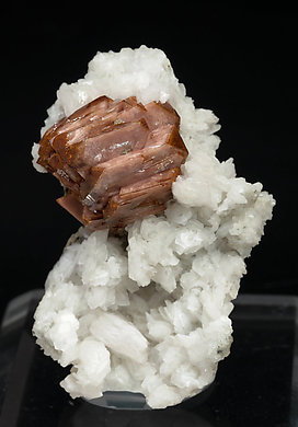 Helvine-Genthelvite on Calcite.