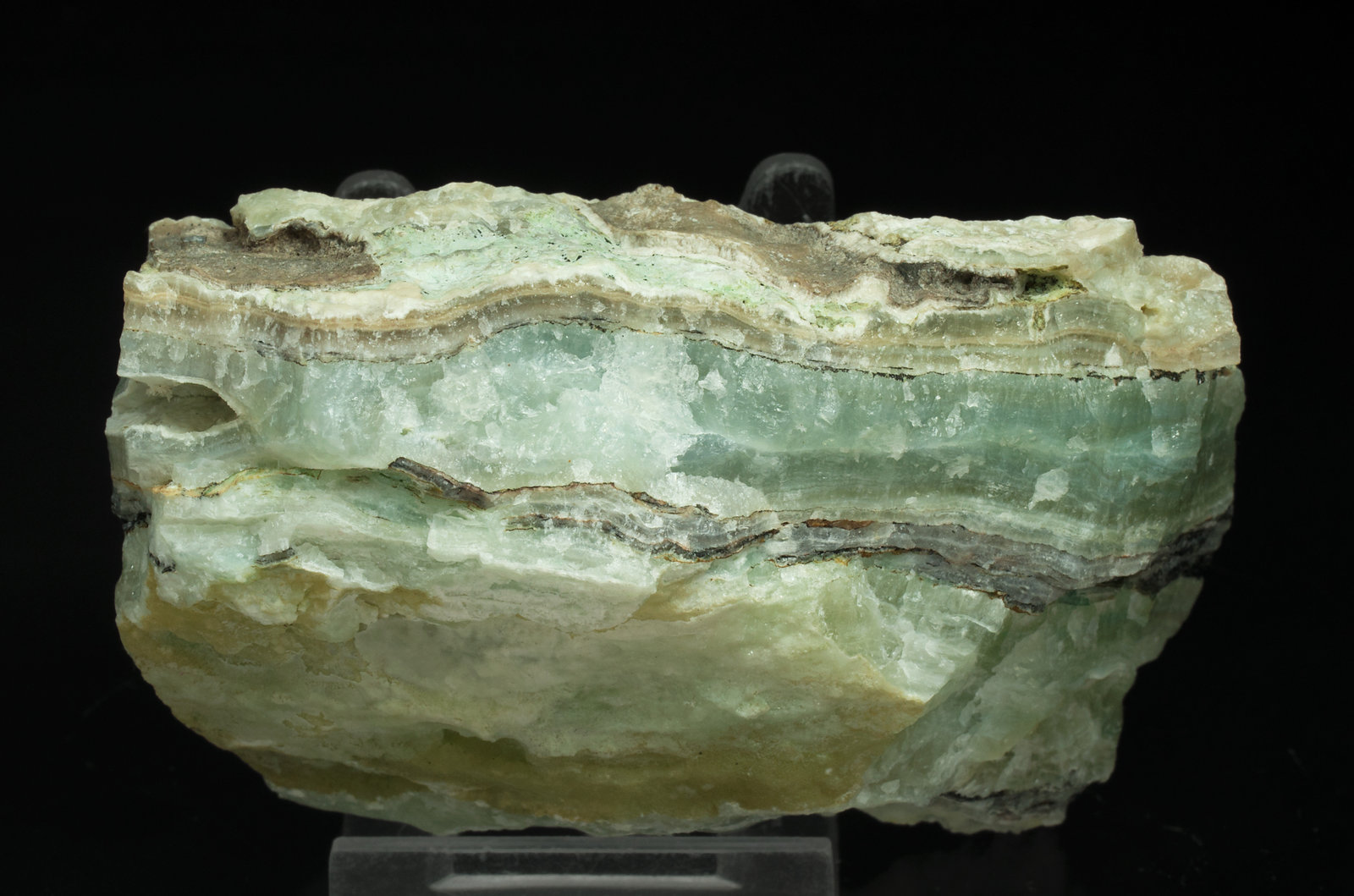 specimens/s_imagesX8/Aragonite-RG12X8r.jpg