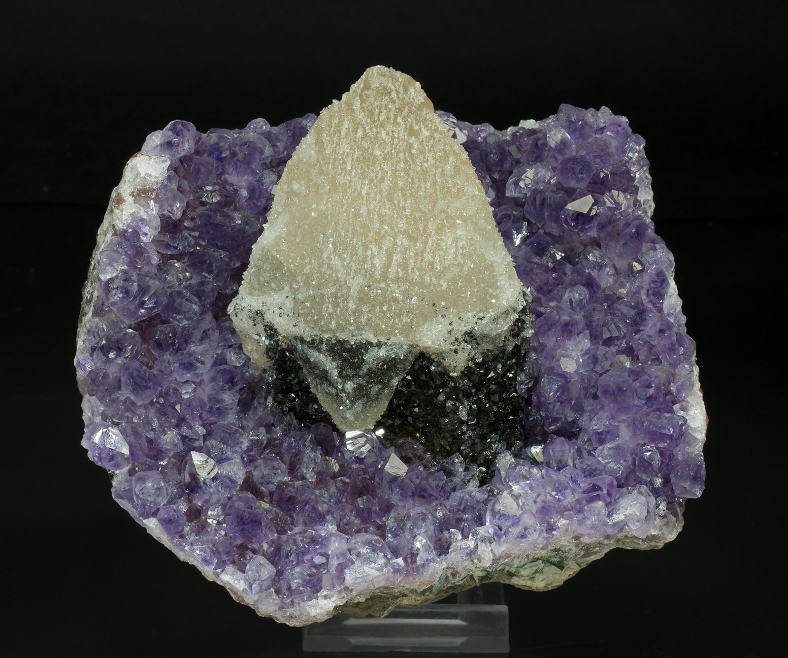 specimens/s_imagesX8/Calcite-TR90X8f.jpg