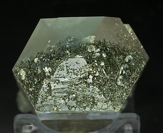 Quartz with Chlorite, adularia and Muscovite. Top