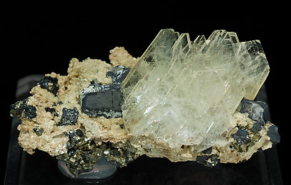 Baryte with Galena, Siderite and Pyrite.