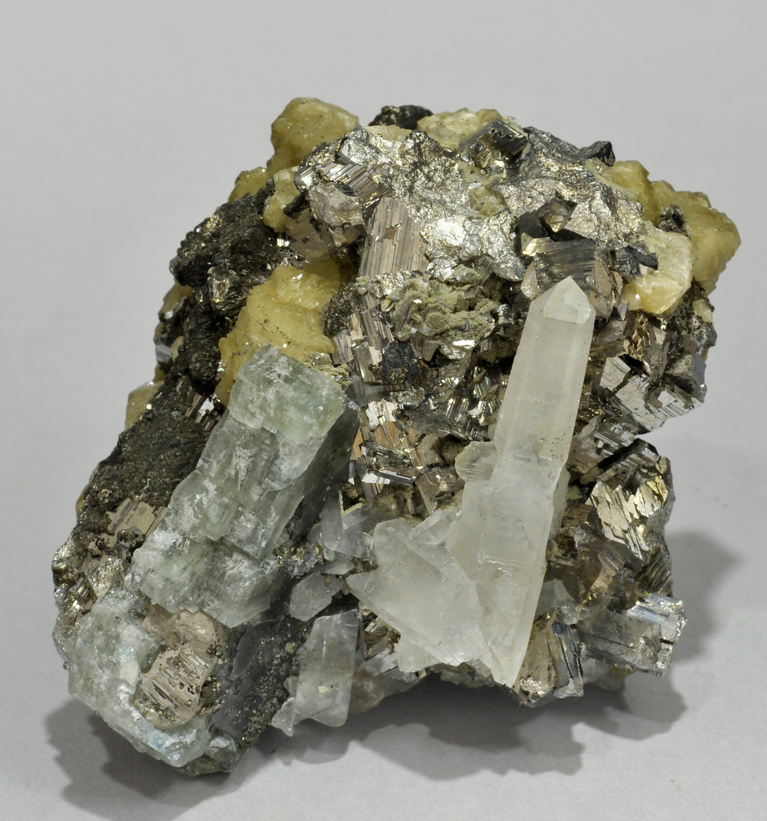 specimens/s_imagesX9/Fluorapatite-NK14X9f.jpg