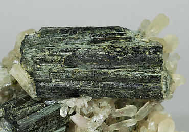 Arfvedsonite with Stilbite-Ca. 