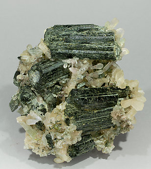 Arfvedsonite with Stilbite-Ca. 