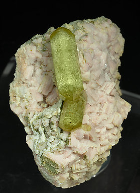 Fluorapatite with feldspar. Top