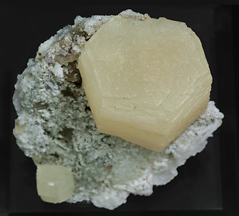 Witherite with Alstonite. Top