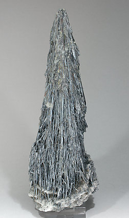 Stibnite with Baryte. Front