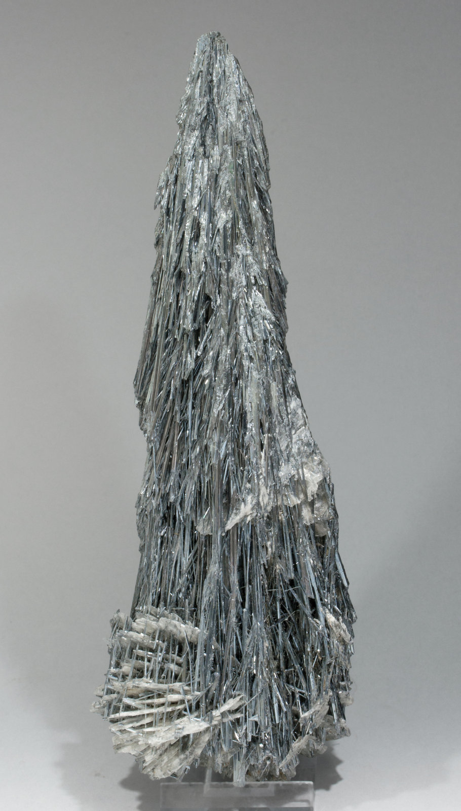 specimens/s_imagesY4/Stibnite-EP74Y4r.jpg