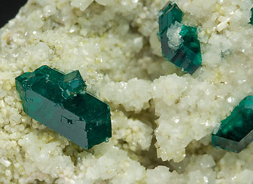 Dioptase with Calcite. 