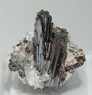 Hübnerite with Quartz. Front