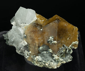 Scheelite with Quartz, Ferberite, Pyrite and Muscovite. 