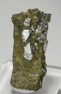 Sperrylite with Chalcopyrite. Side
