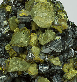 Chalcopyrite with Sphalerite. 