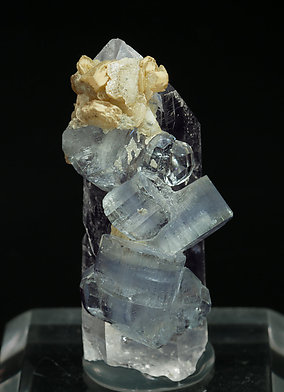 Fluorapatite with Quartz and Siderite. Side