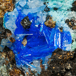 Linarite with Cerussite, Caledonite and Brochantite. 