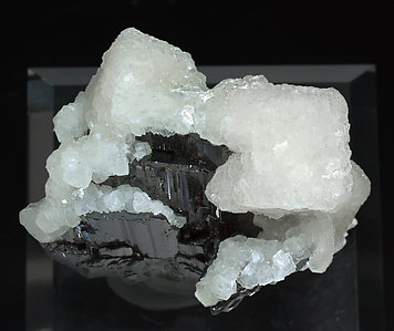 Ferberite with Calcite-Dolomite, Muscovite and Pyrite. Top