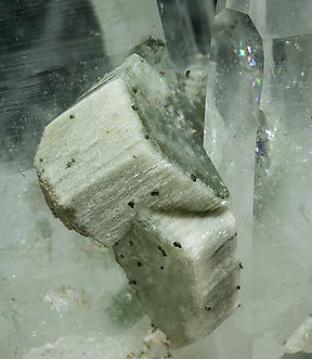 Quartz with Fluorapatite and Chlorite. 