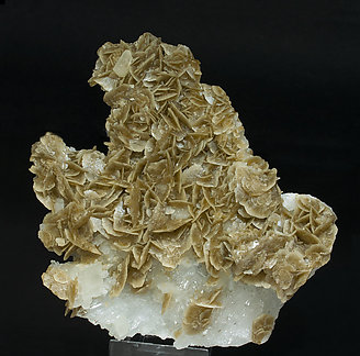 Siderite with Quartz and Baryte.