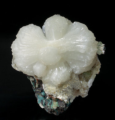 Stilbite-Ca with Fluorapophyllite-(K) and Heulandite-Ca. 