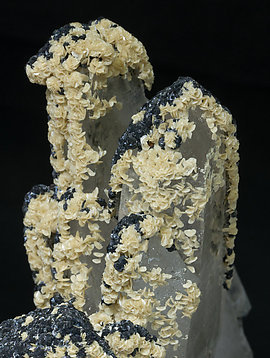 Quartz with inclusions, Sphalerite and Siderite. 