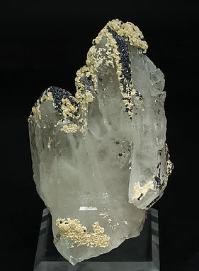 Quartz with inclusions, Sphalerite and Siderite.