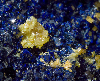 Azurite with Mimetite and Wulfenite. 