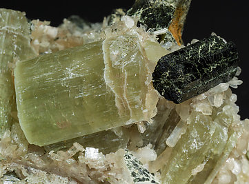 Fluorapatite with Stilbite-Ca and Arfvedsonite. 