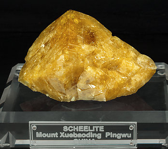 Scheelite with Calcite.