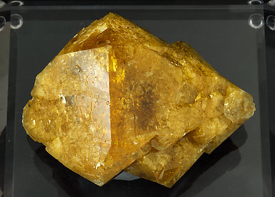 Scheelite with Calcite. Top