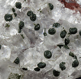 Mottramite with Calcite. 