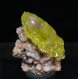 Opal (variety hyalite).