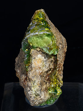 Opal (variety hyalite). Day light